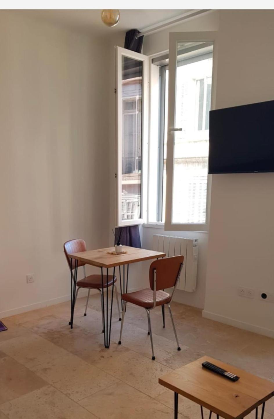 Central And Comfortable Studio, Near Train Station Марсель Экстерьер фото
